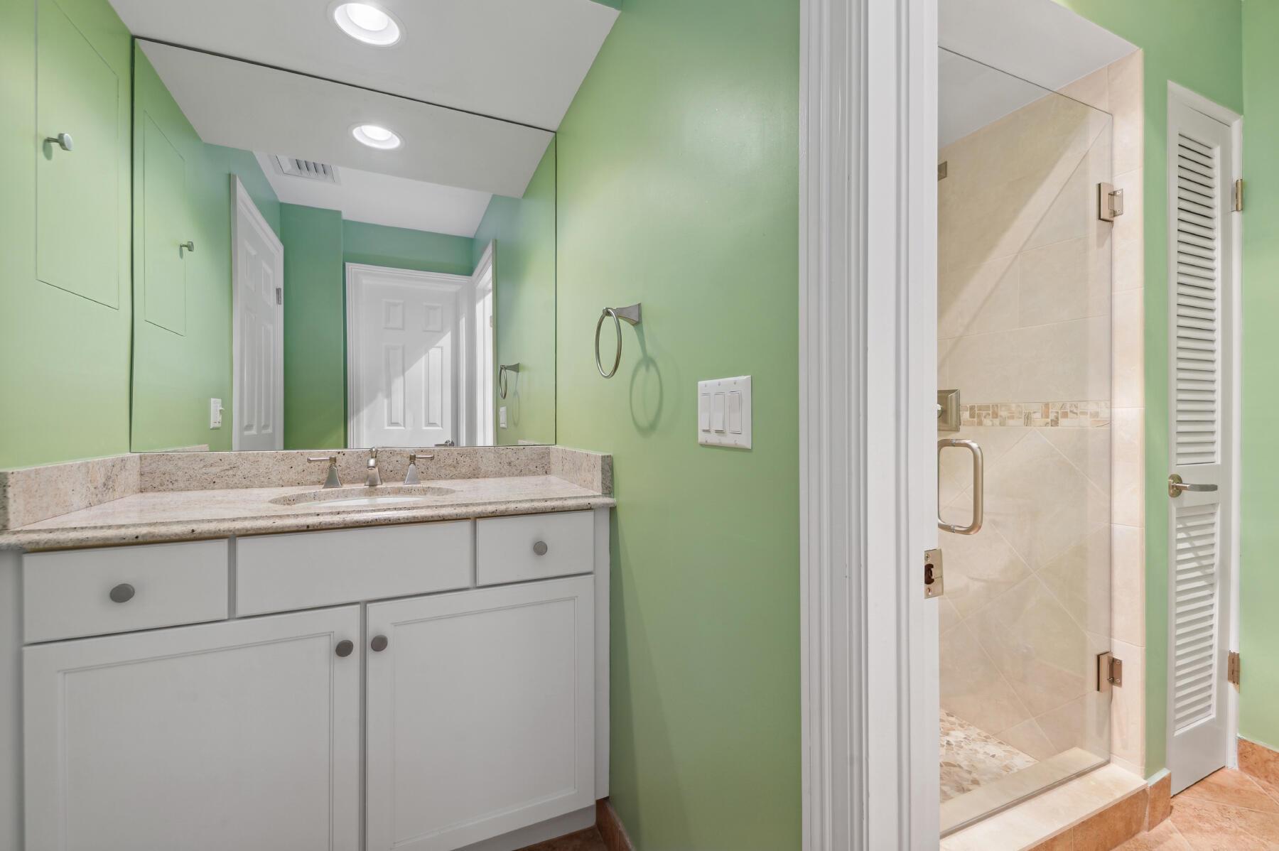 OCEAN HOUSE SOUTH ONE CON - Residential