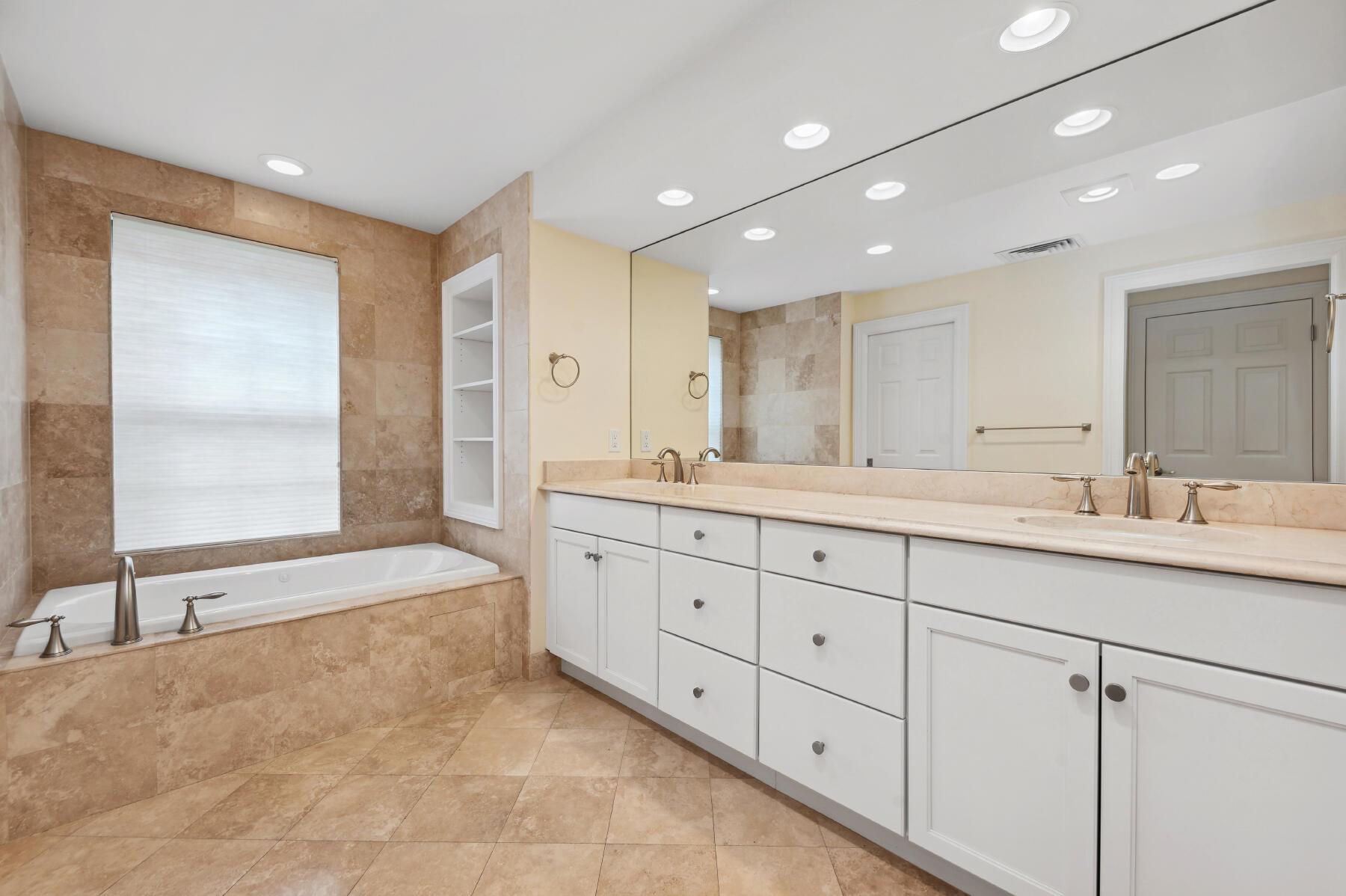 OCEAN HOUSE SOUTH ONE CON - Residential