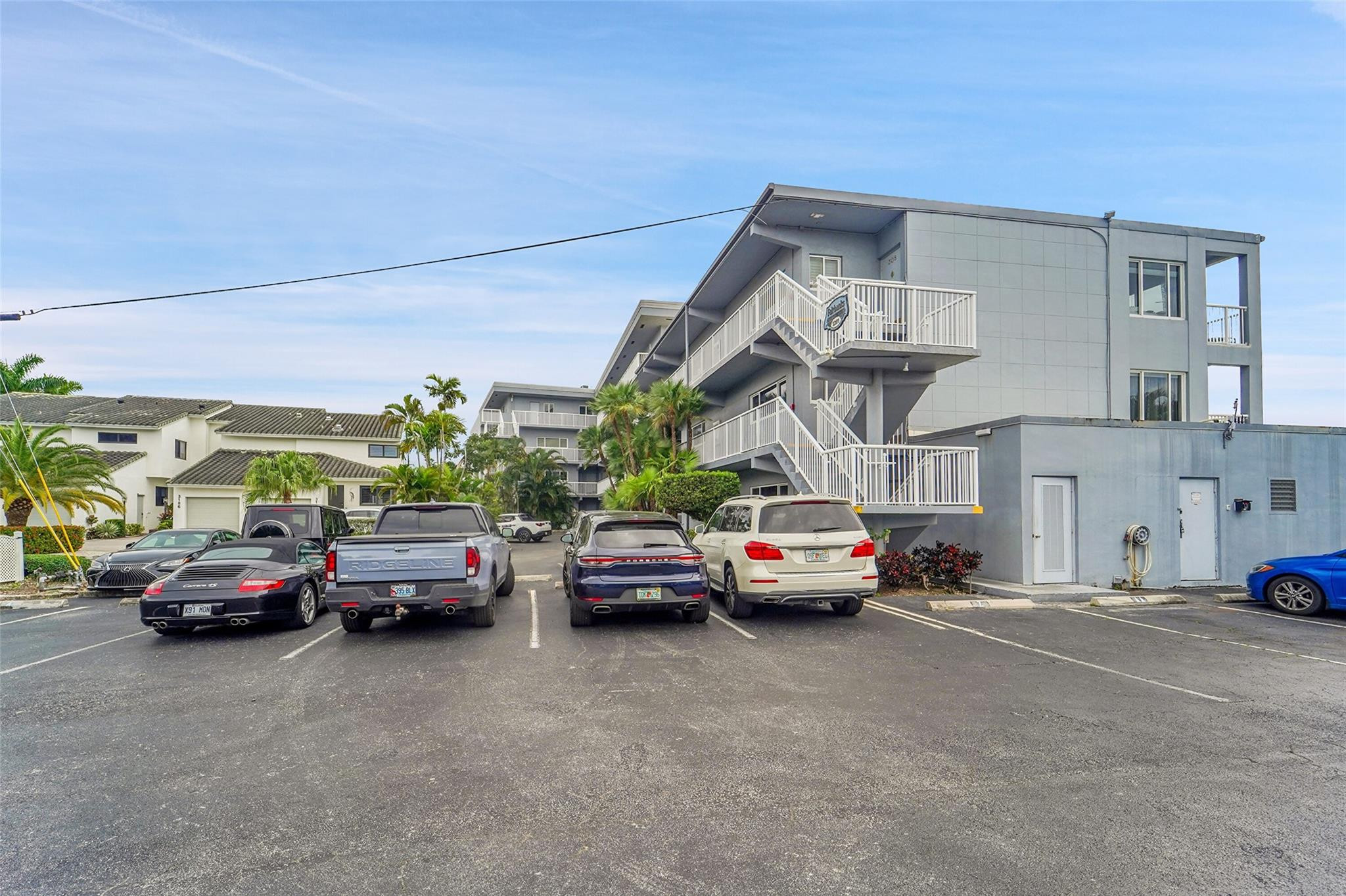 1201 S Riverside Drive 204