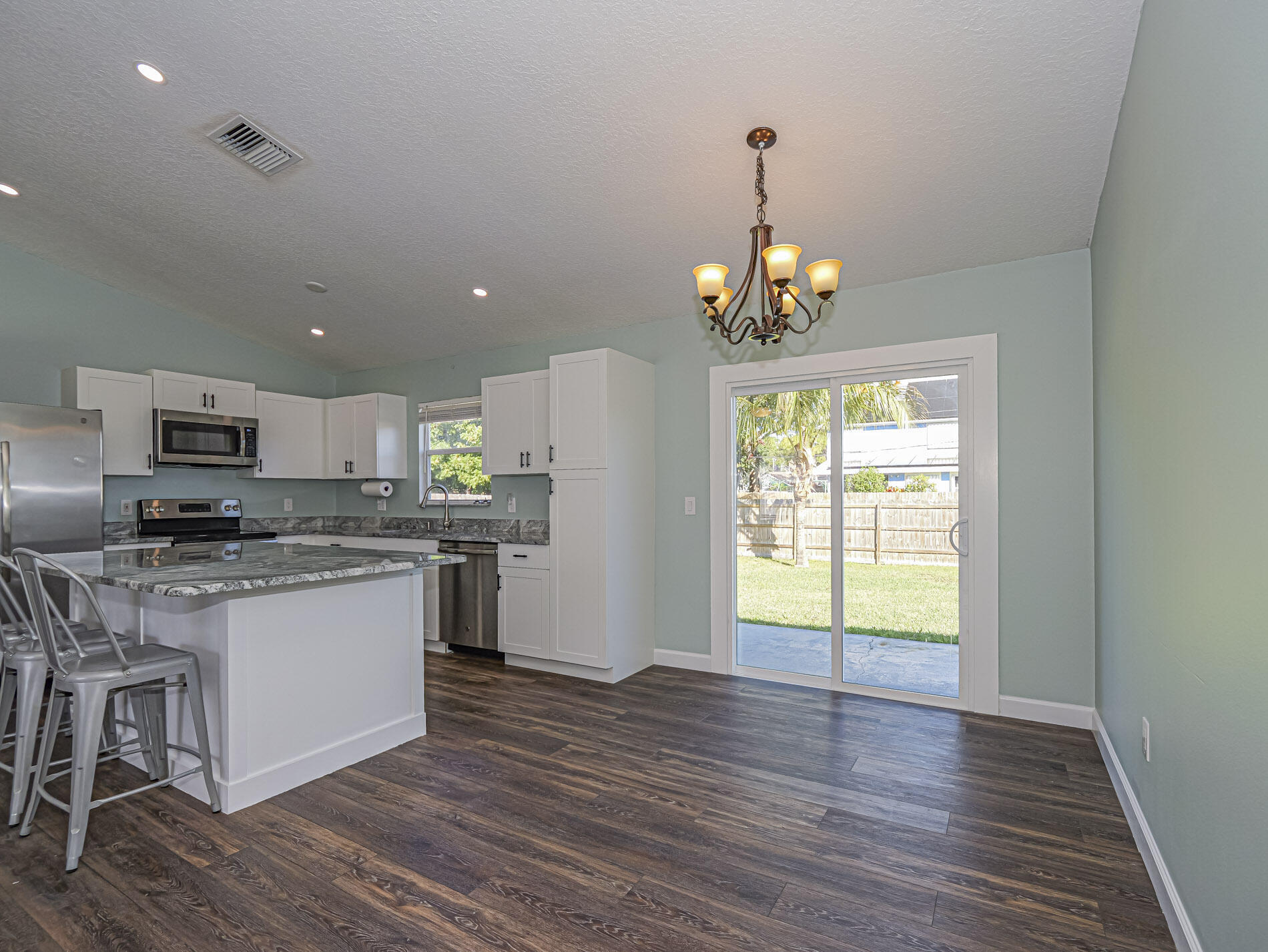 VERO BEACH HIGHLANDS UNIT 3 - Residential Lease