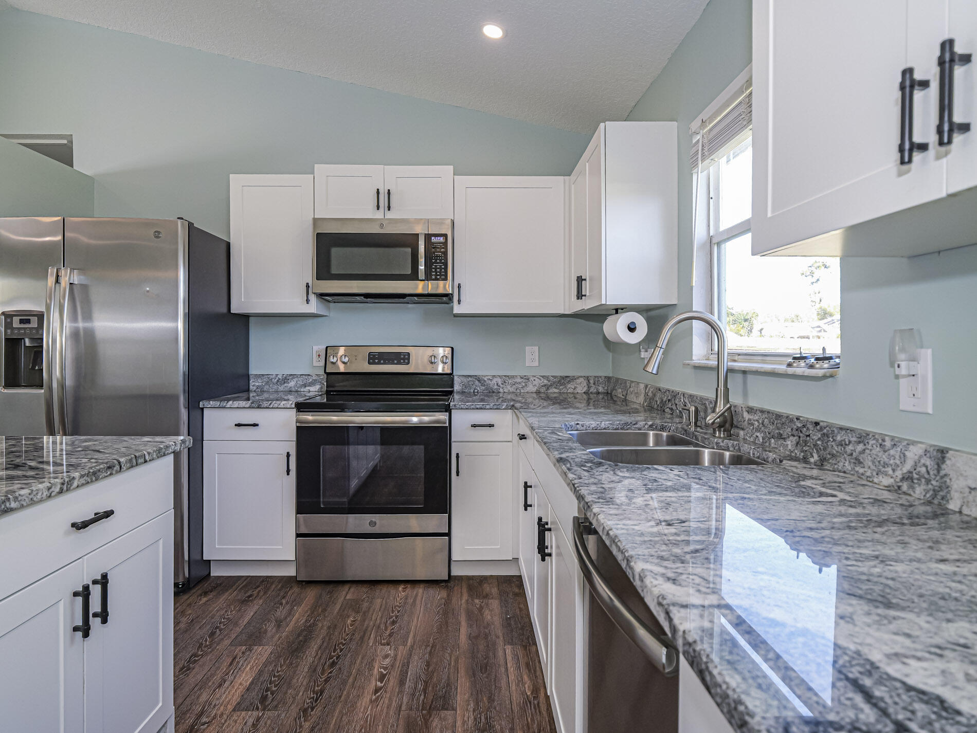 VERO BEACH HIGHLANDS UNIT 3 - Residential Lease