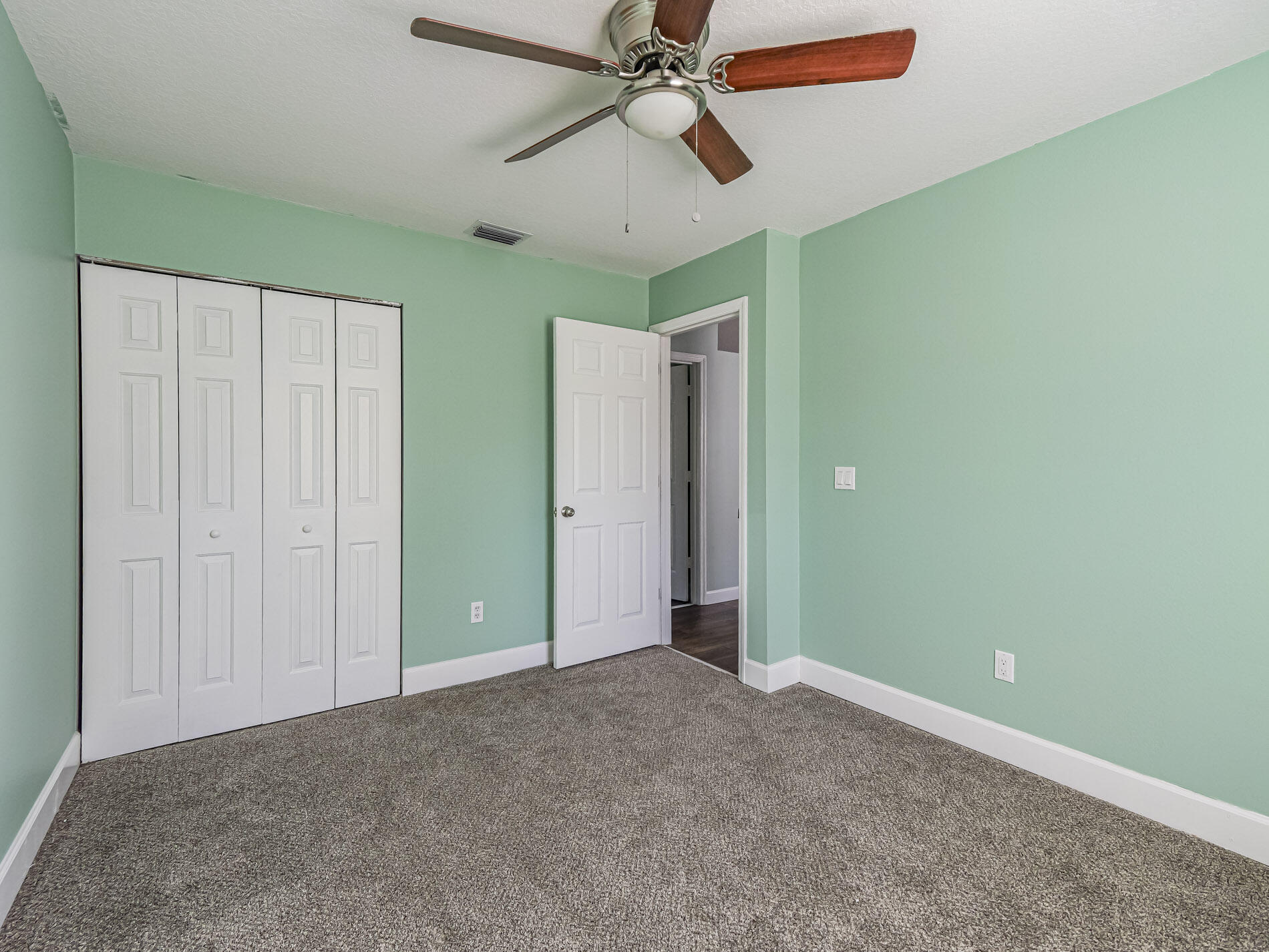 VERO BEACH HIGHLANDS UNIT 3 - Residential Lease
