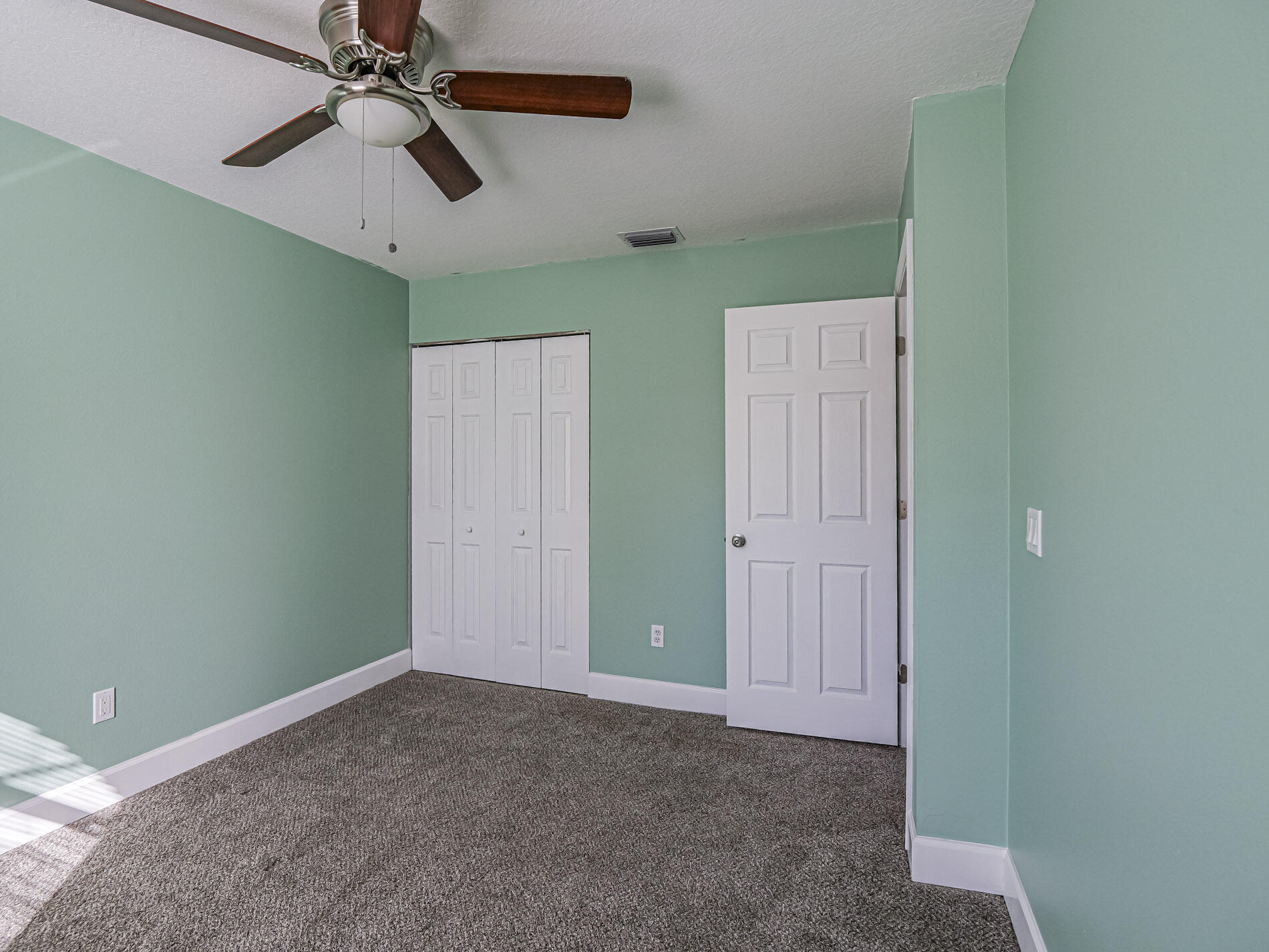 VERO BEACH HIGHLANDS UNIT 3 - Residential Lease