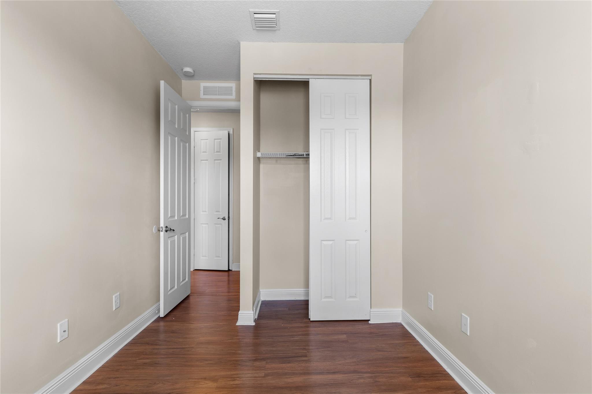 5150 HILLSBORO - Residential Lease