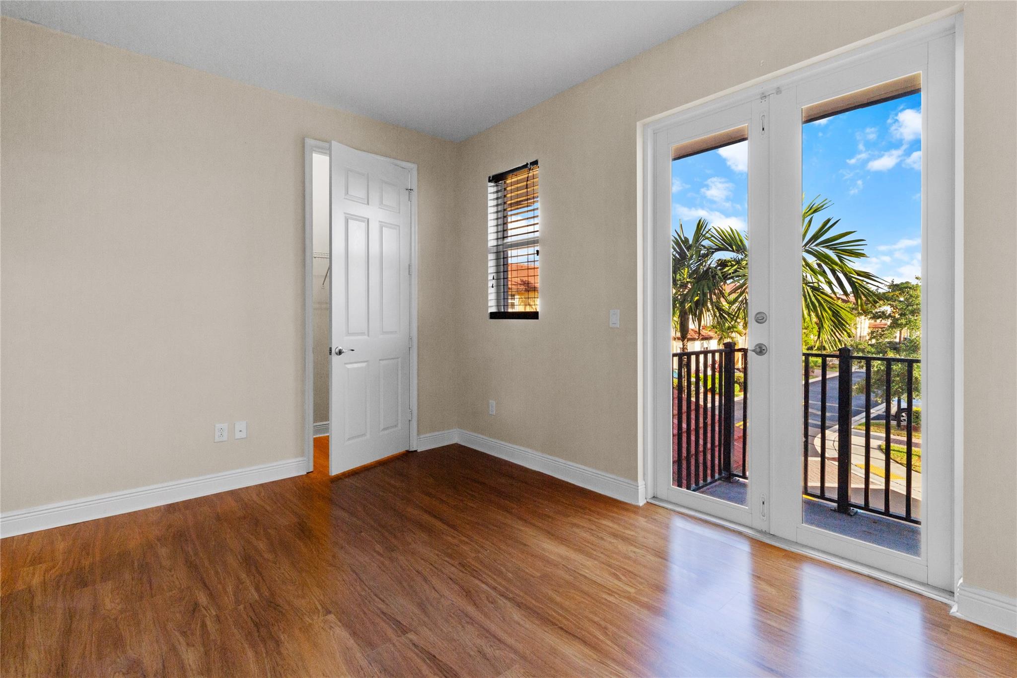 5150 HILLSBORO - Residential Lease