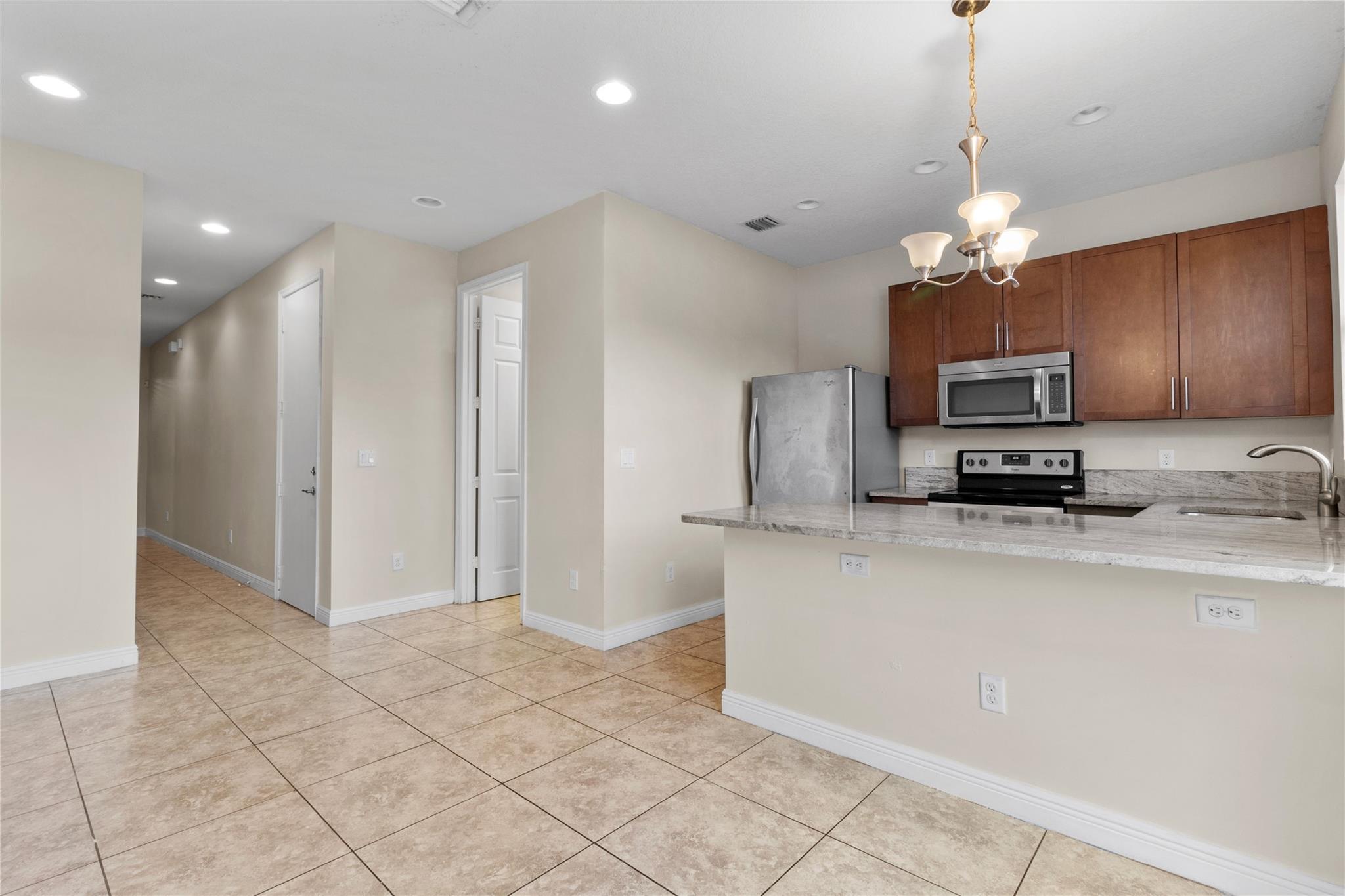 5150 HILLSBORO - Residential Lease