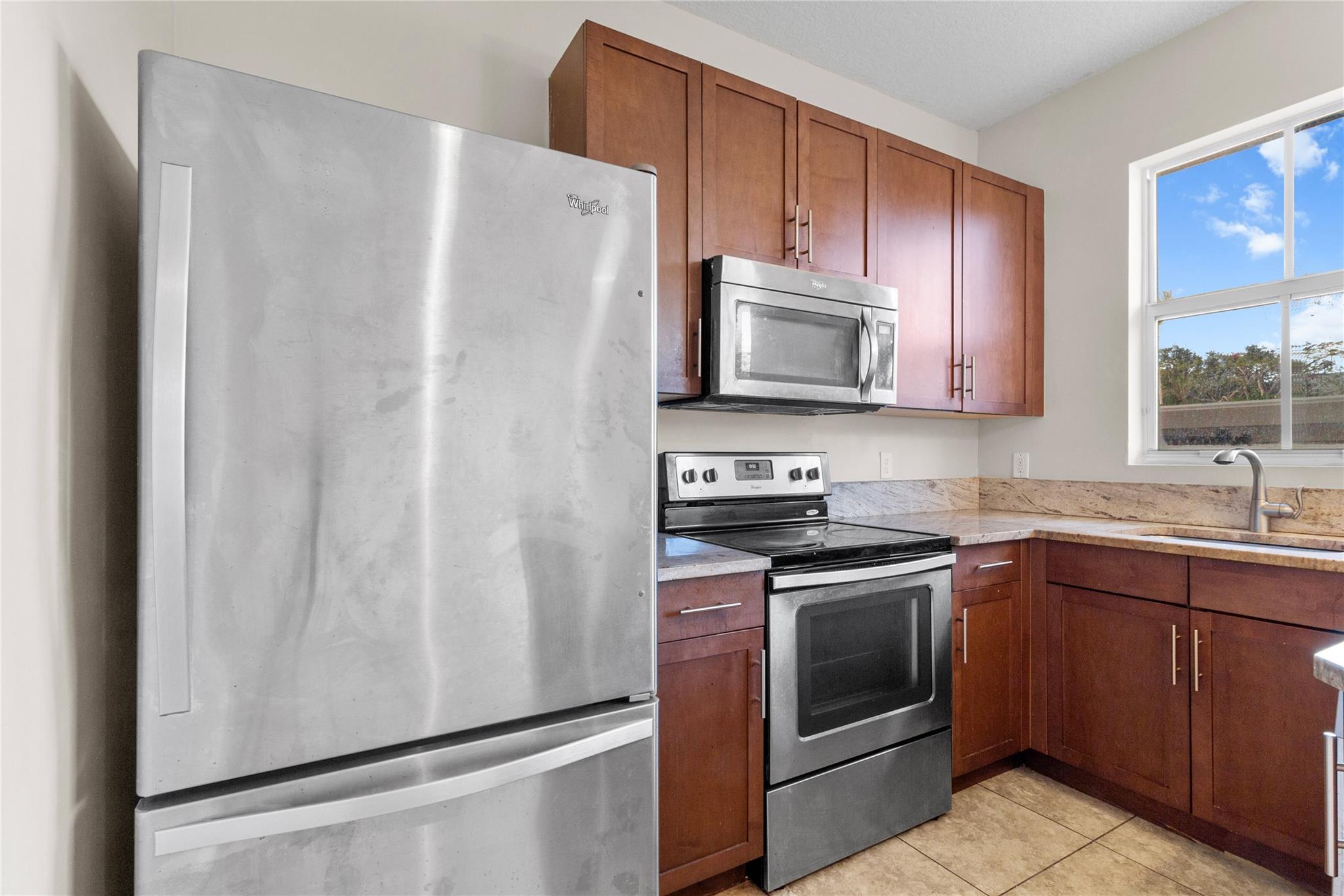 5150 HILLSBORO - Residential Lease