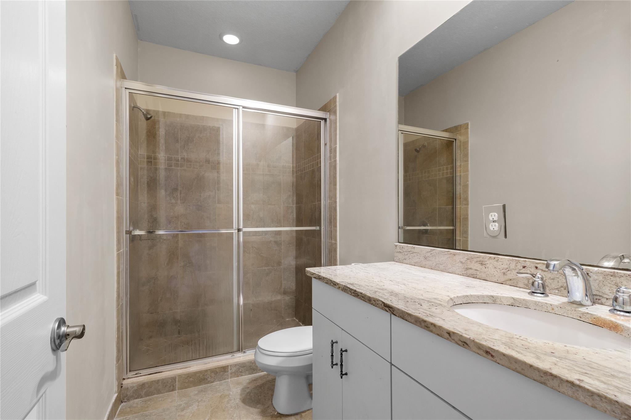 5150 HILLSBORO - Residential Lease