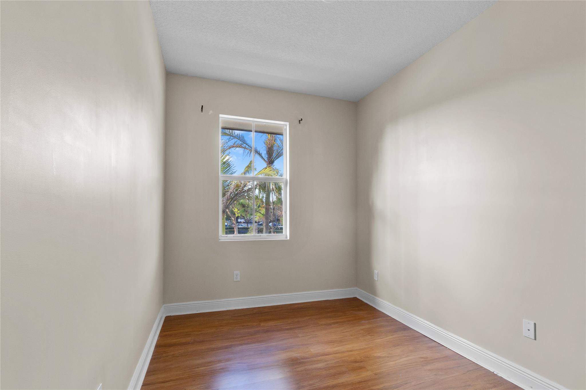 5150 HILLSBORO - Residential Lease