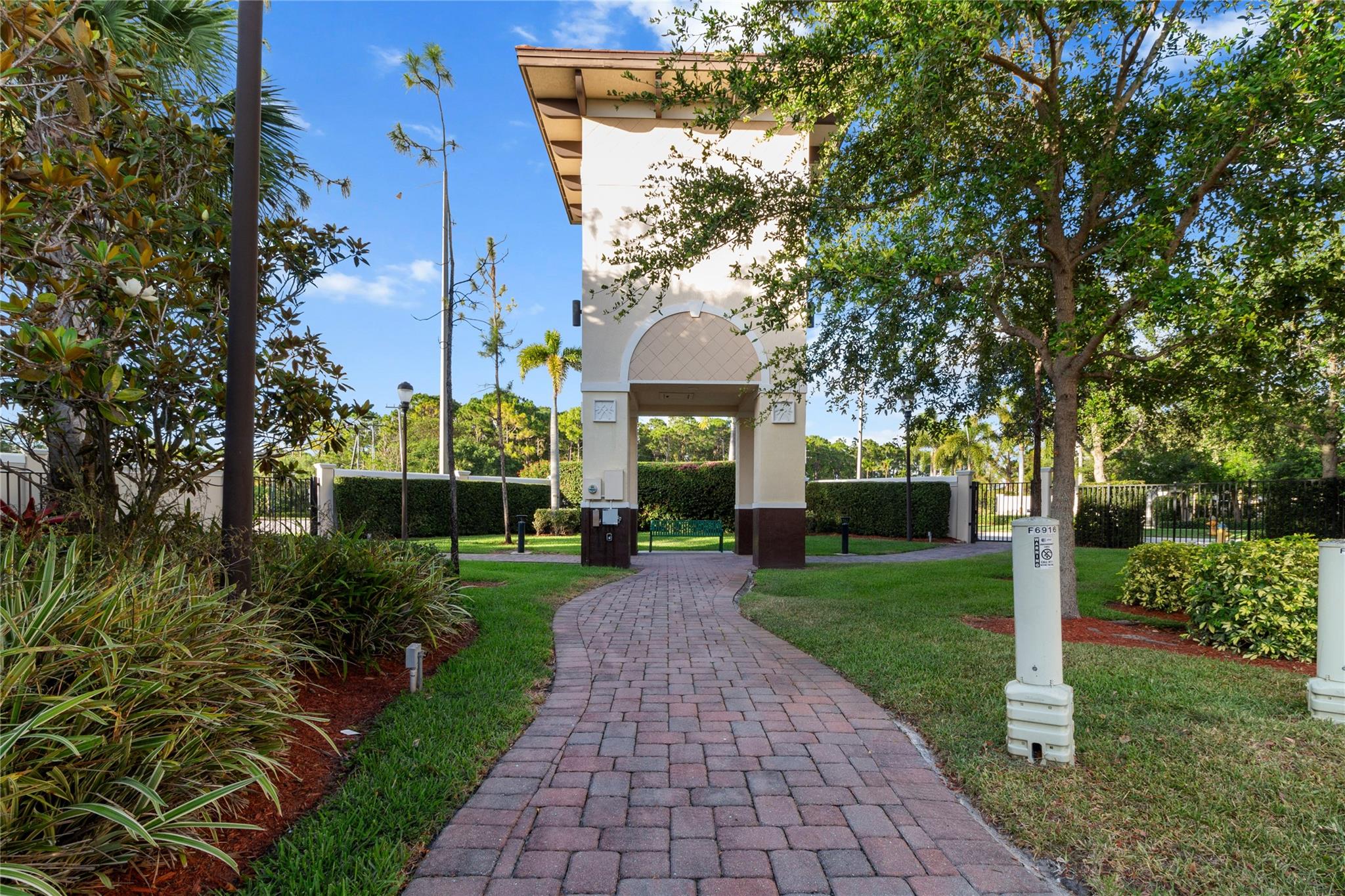 5150 HILLSBORO - Residential Lease