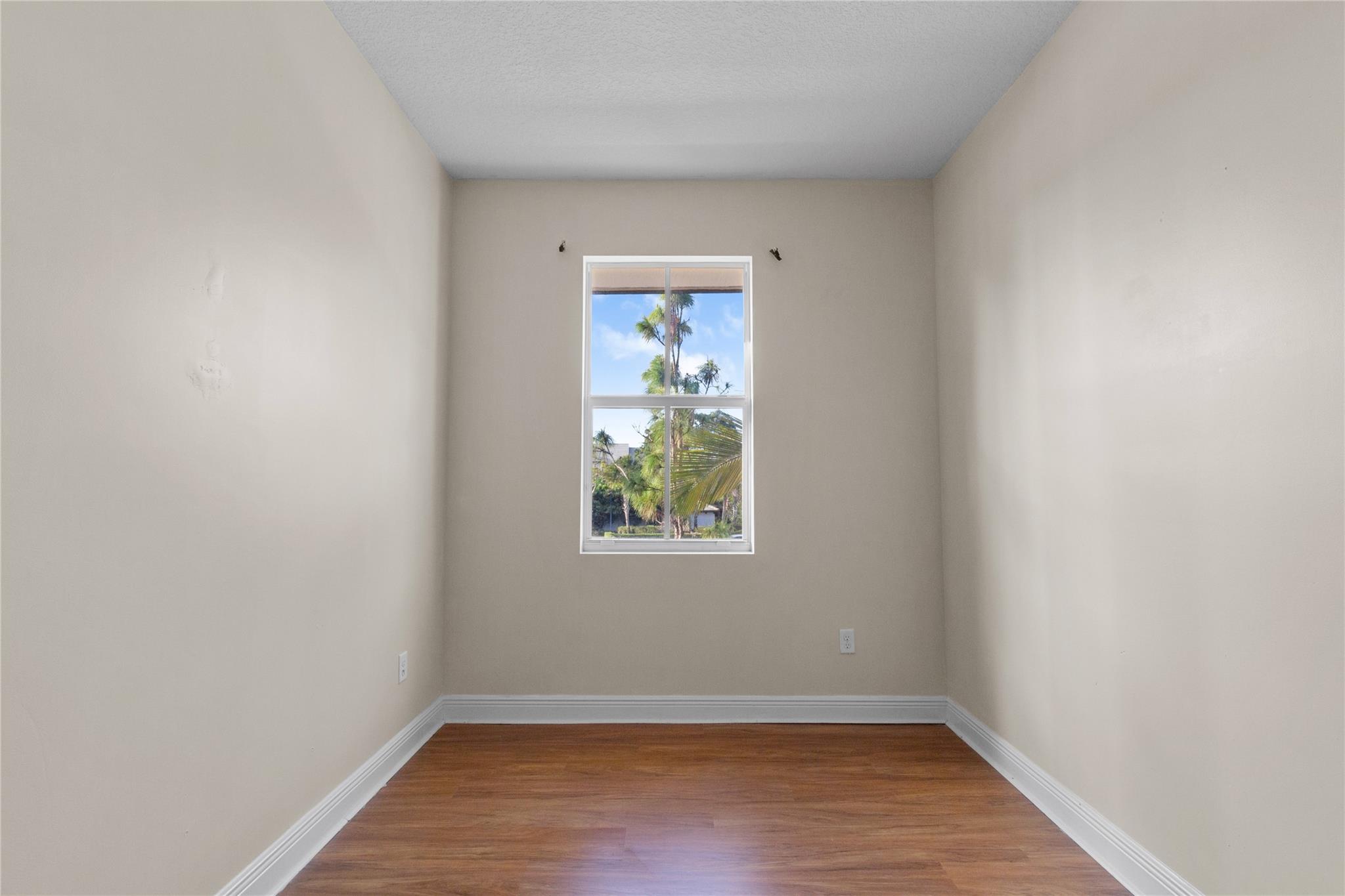 5150 HILLSBORO - Residential Lease