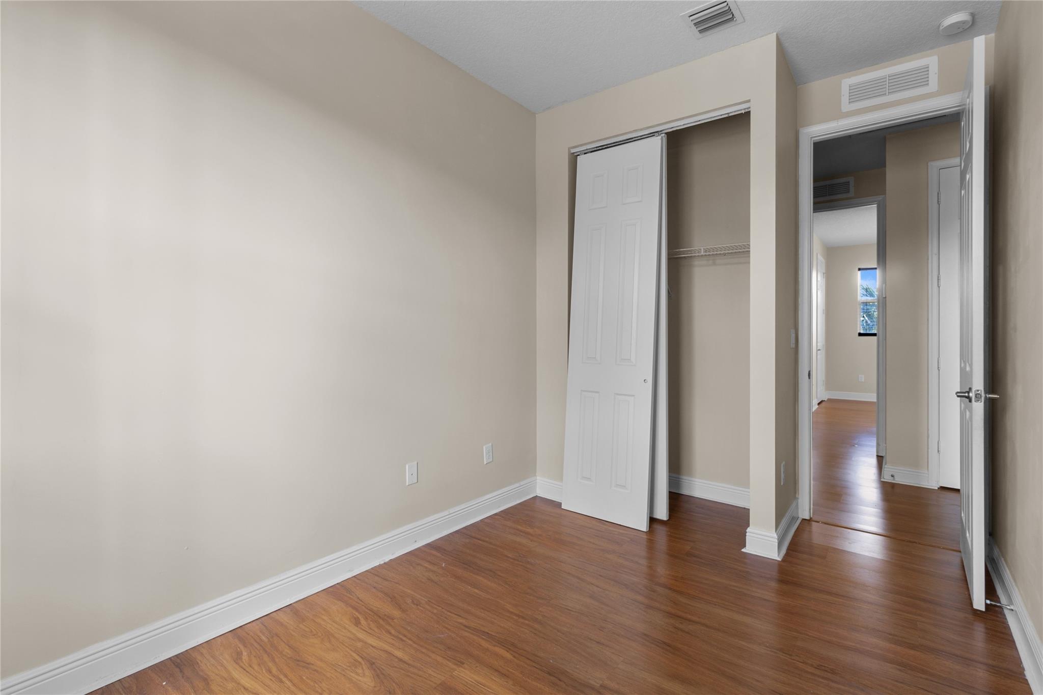 5150 HILLSBORO - Residential Lease