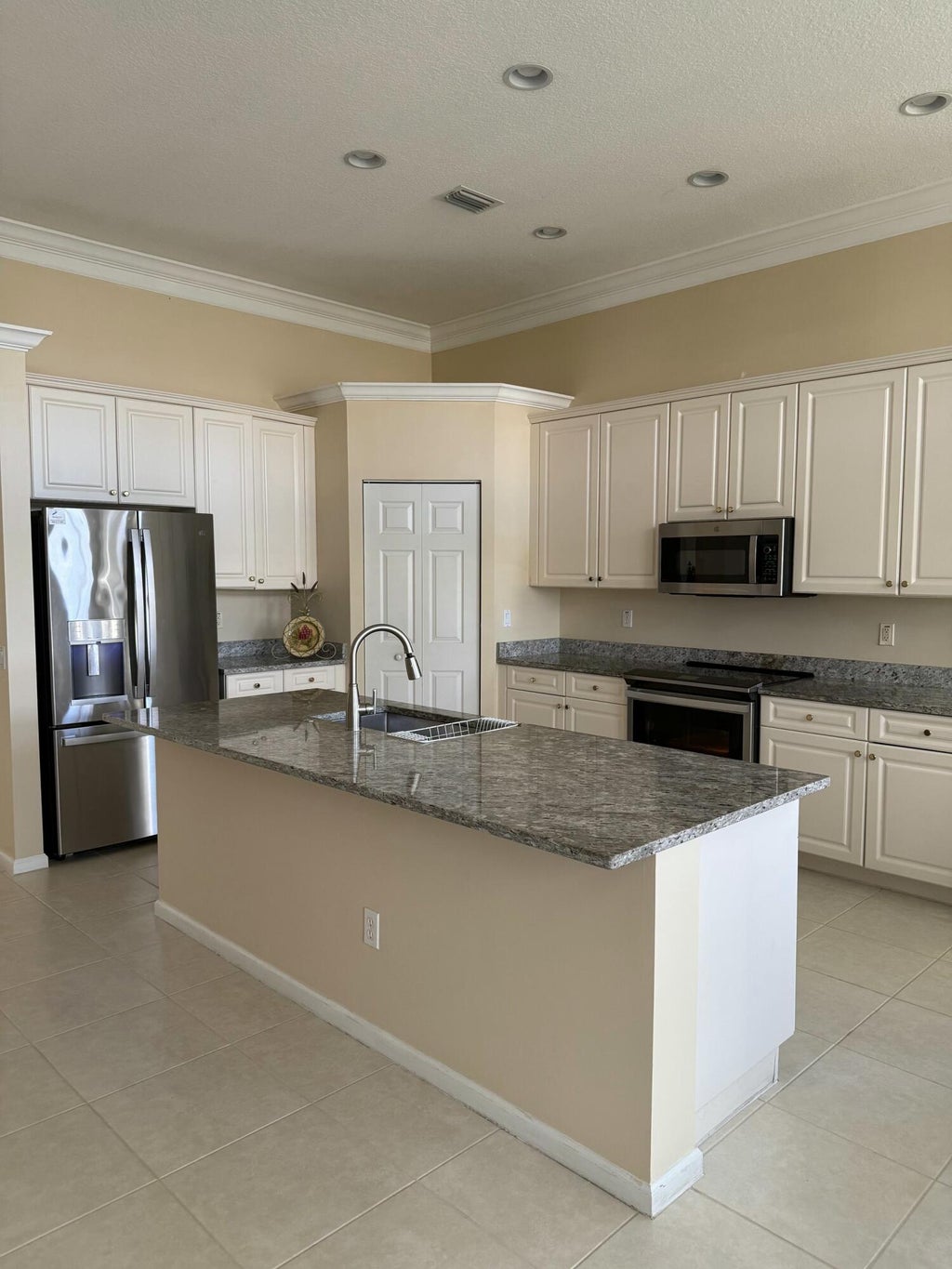 Photo of 8833 Arbor Walk Drive, Lake Worth, FL 33467 (MLS # R11069415)