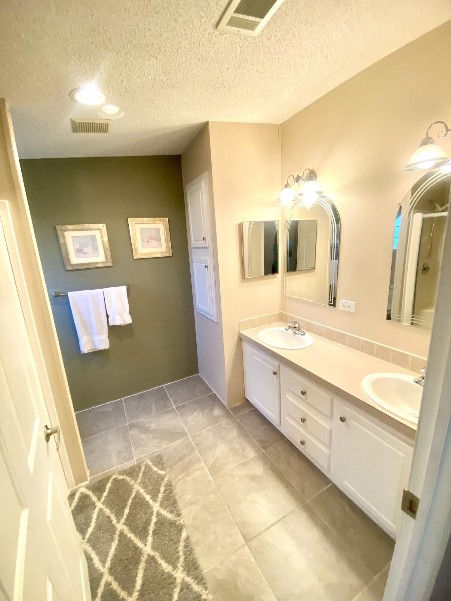 Pinelake Gardens & Estates - Residential