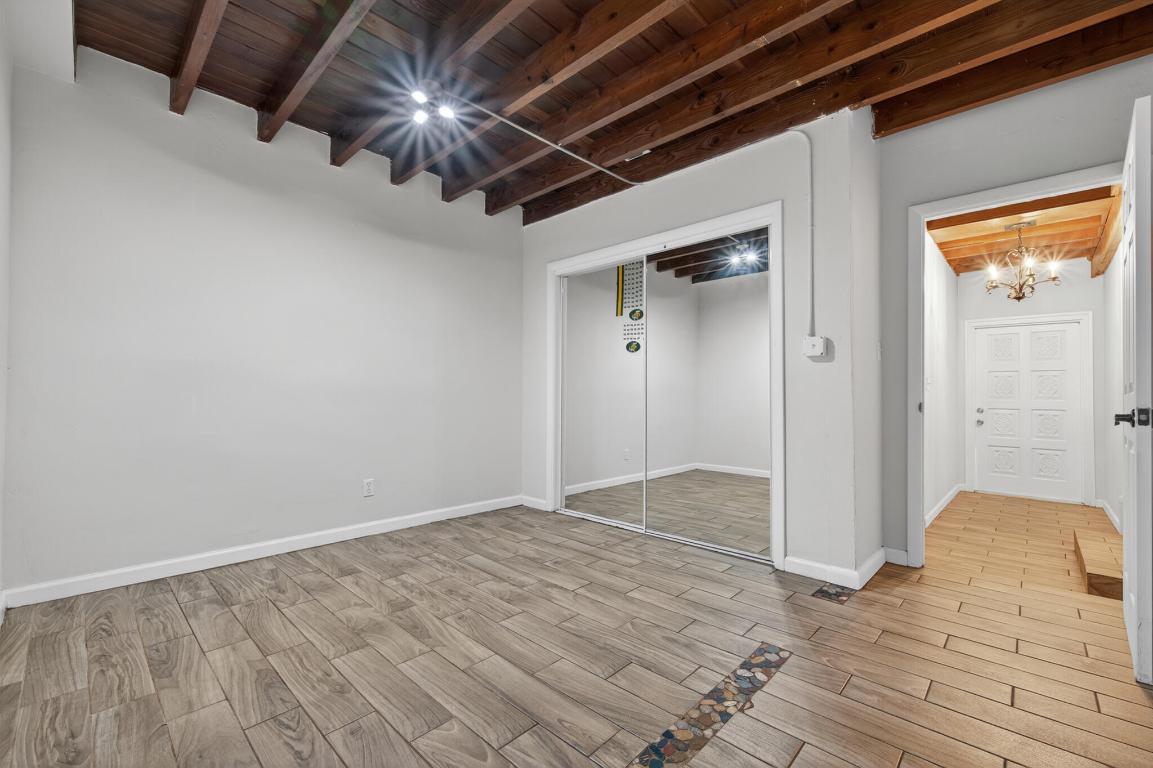 BEVERLY PARK - Residential