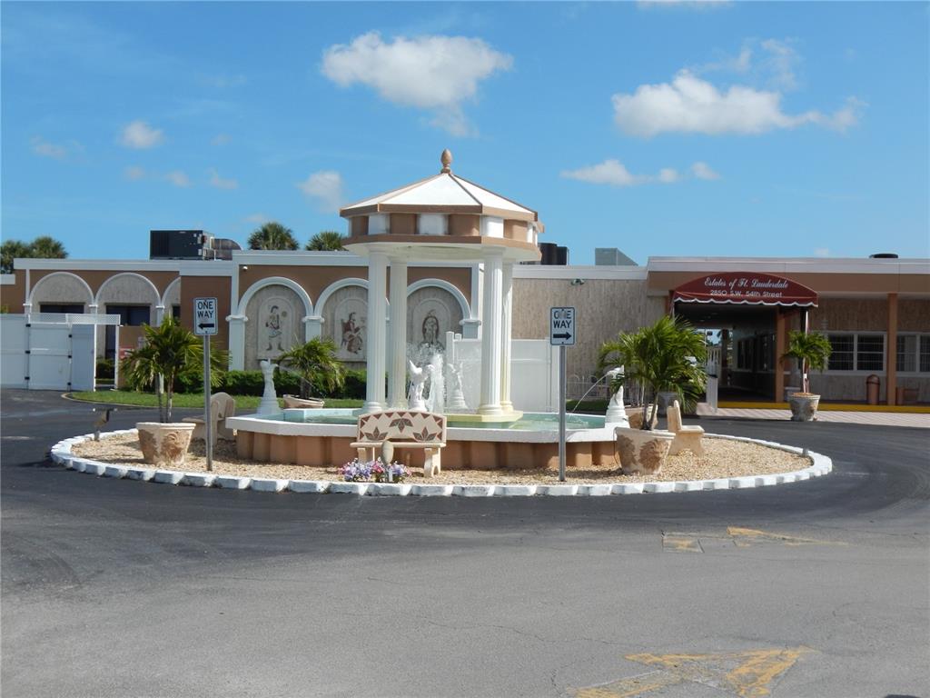Ravenswood Estates & Mari - Residential