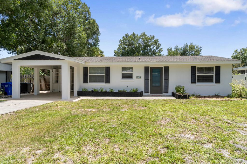 Photo of 1776 35th Avenue, Vero Beach, FL 32960 (MLS # R11115752)
