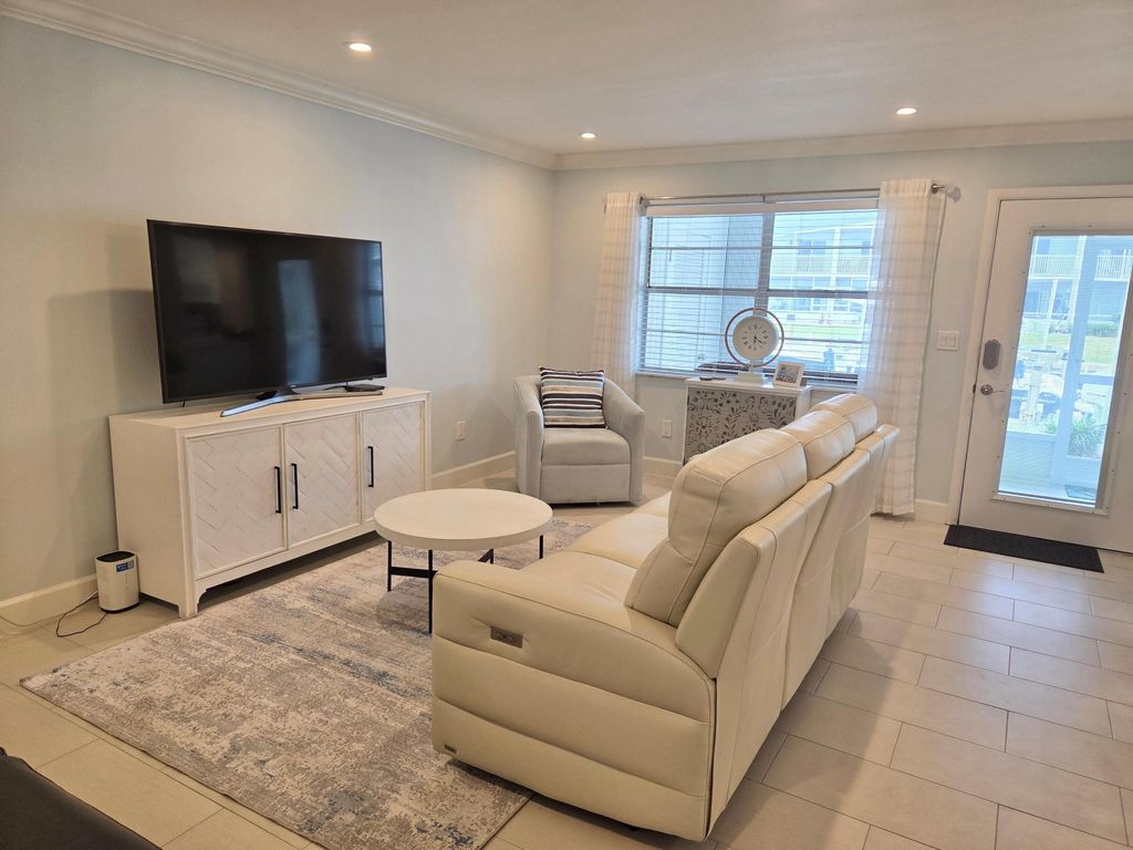 Photo of 110 Shore Court #112b, North Palm Beach, FL 33408 (MLS # B26024510)