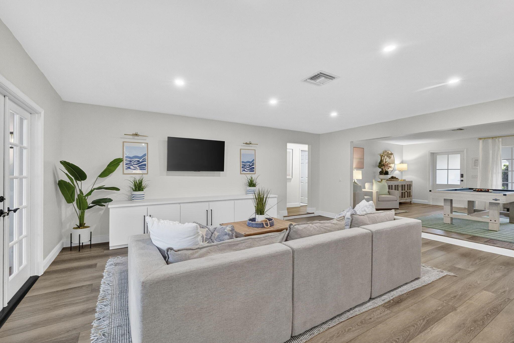 FOREST HILLS - Residential