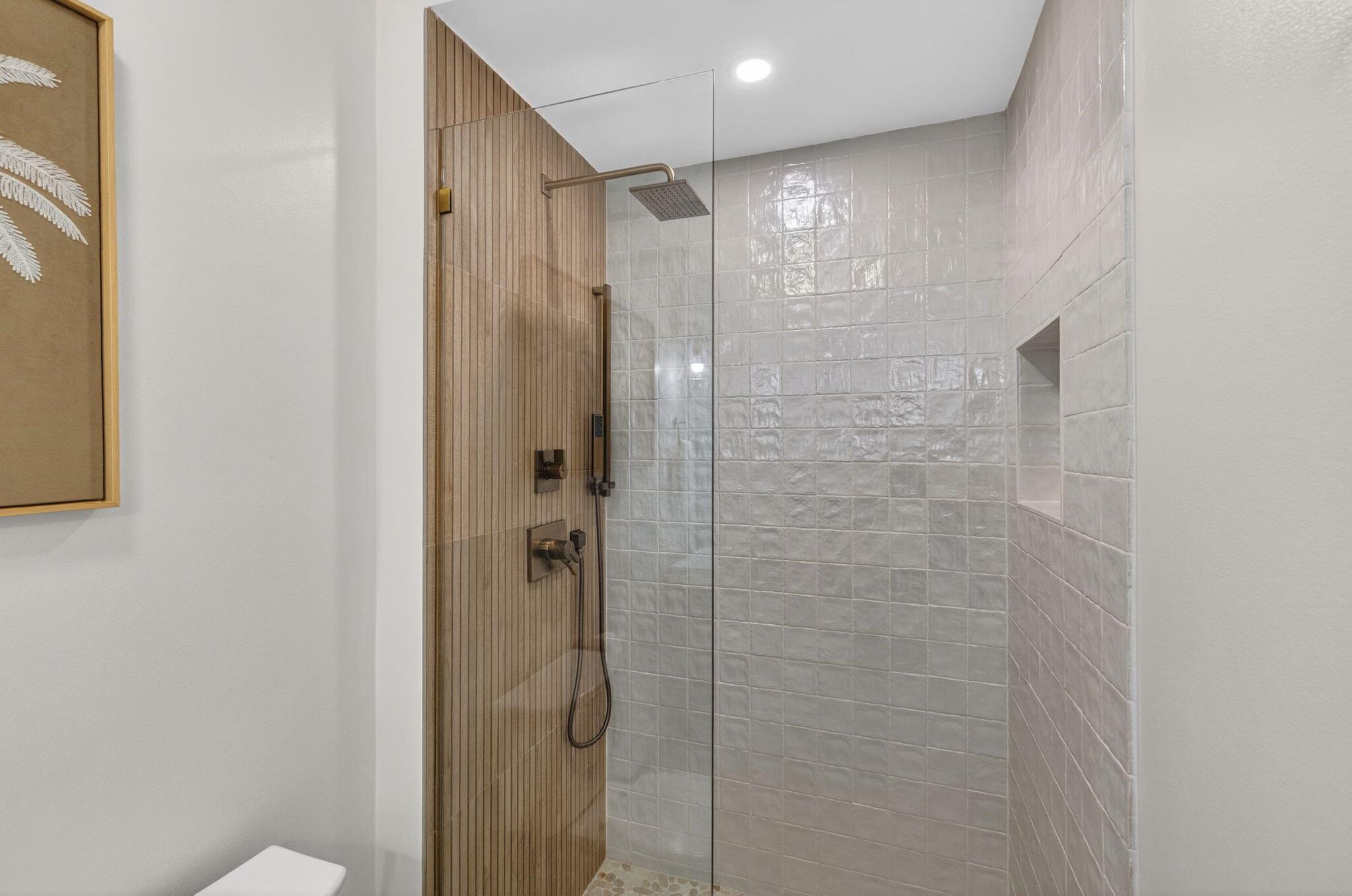 FOREST HILLS - Residential