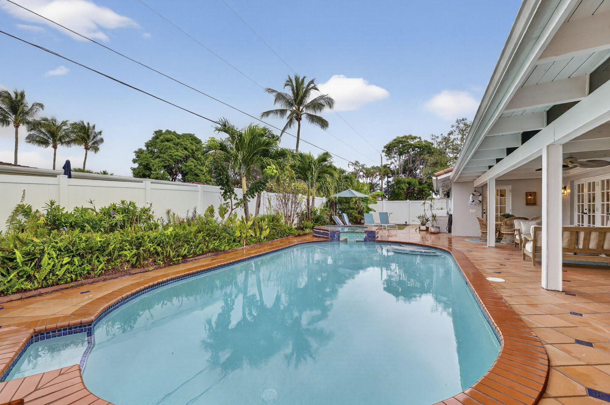 FOREST HILLS - Residential