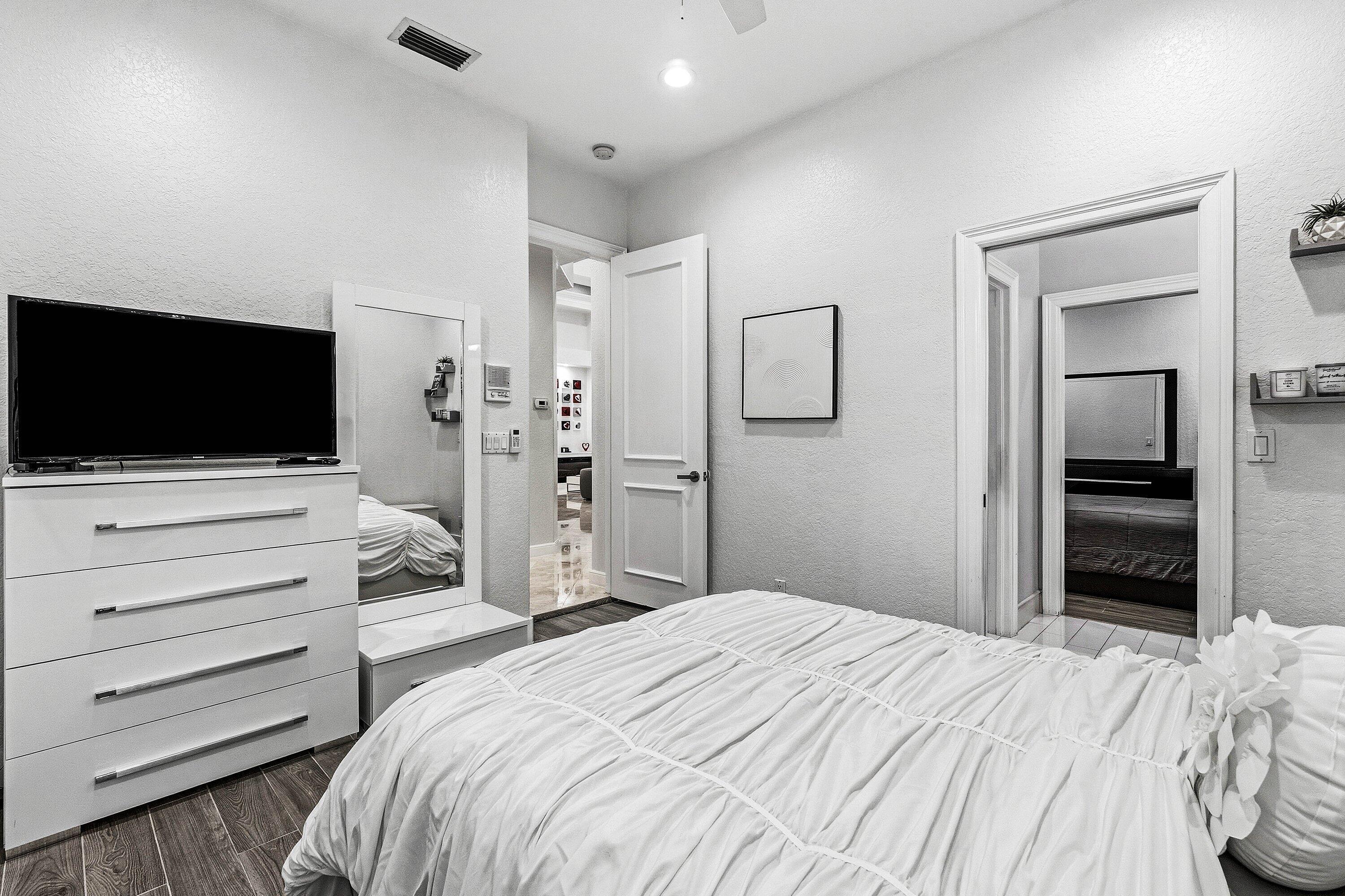 ONE THOUSAND NINE HUNDRED FIFTY YAMATO R - Residential Lease