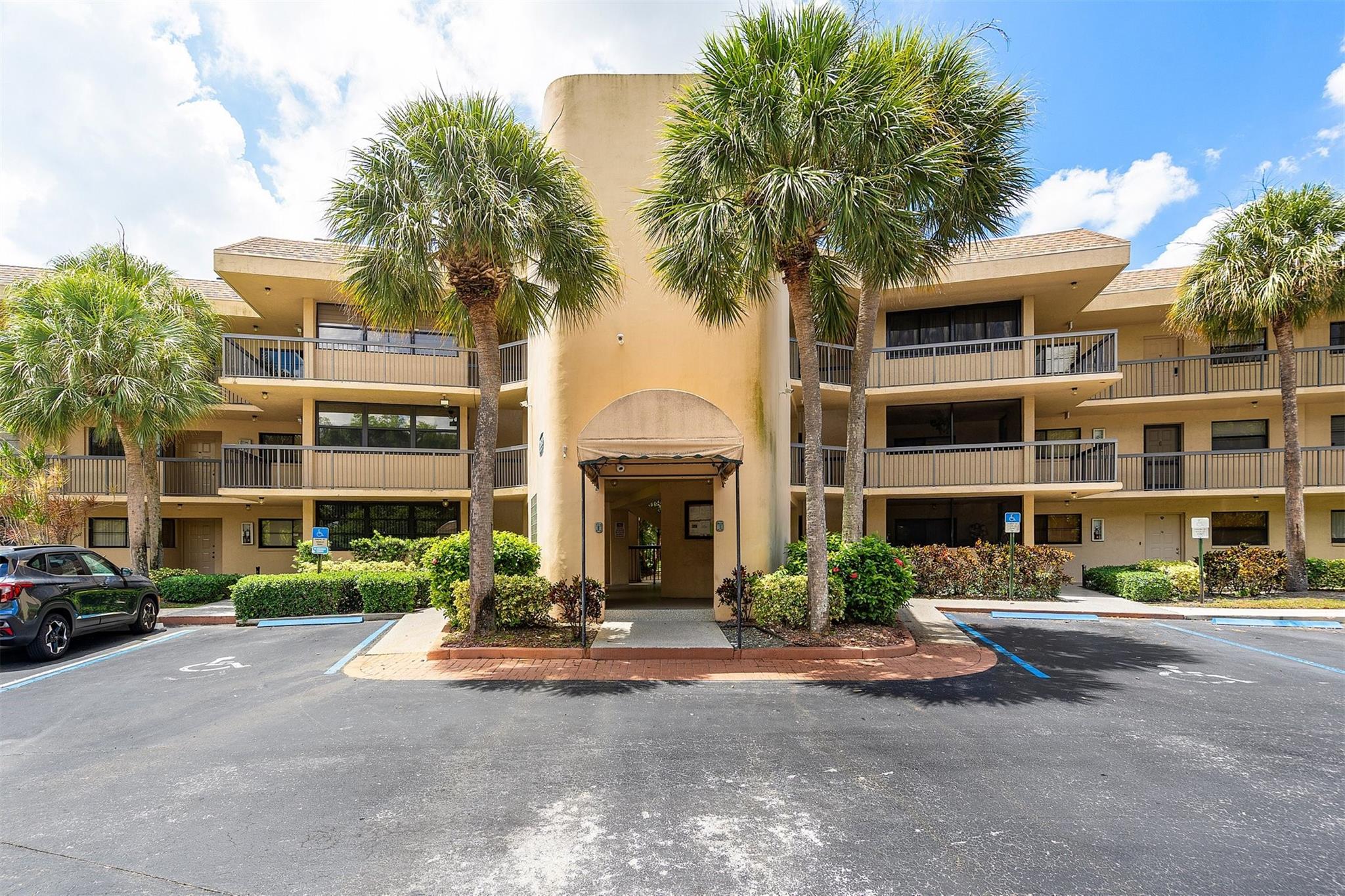 BONAIRE @ WOODMONT - Residential