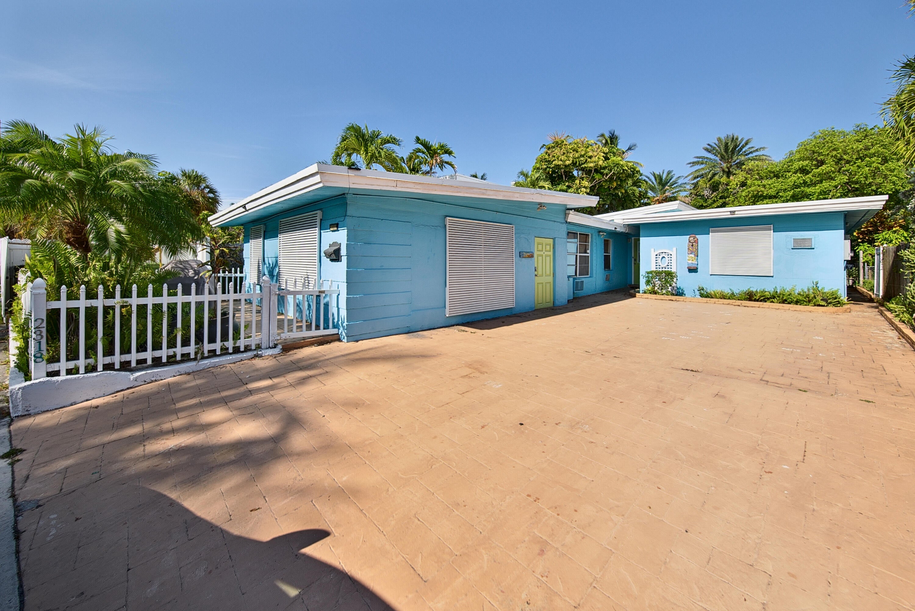 2318 N Ocean Boulevard