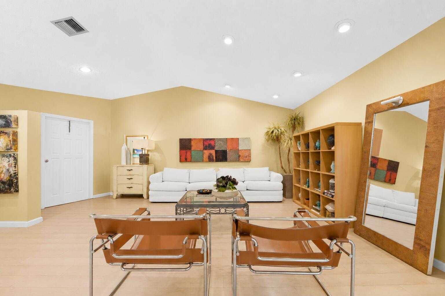 701 NW 25TH Avenue