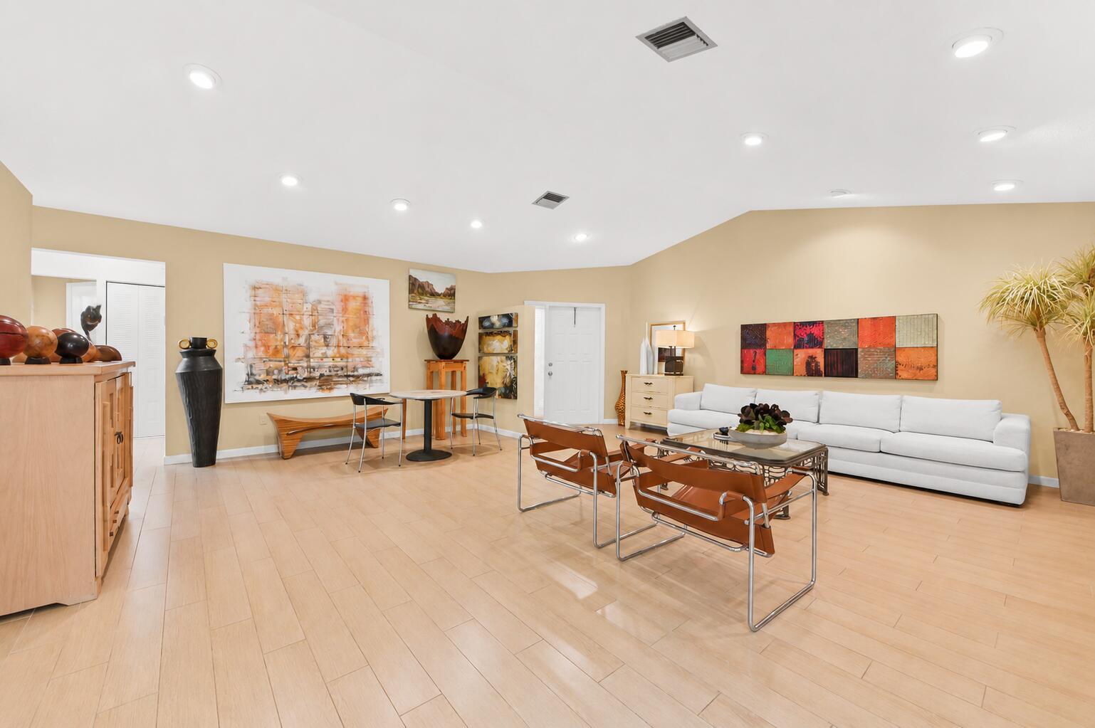 701 NW 25TH Avenue