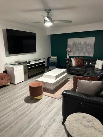 HERITAGE VILLAGE OF P B LAKES - Residential Lease