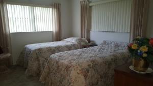 CRESTHAVEN VILLAS NO 17 COND DECL IN - Residential