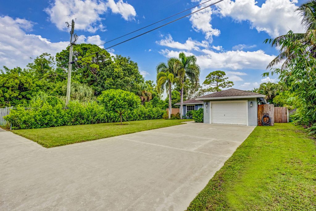 Photo of 6745 1st Street, Jupiter, FL 33458 (MLS # R11016394)