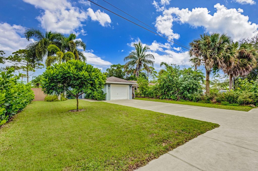 Photo of 6745 1st Street, Jupiter, FL 33458 (MLS # R11016394)