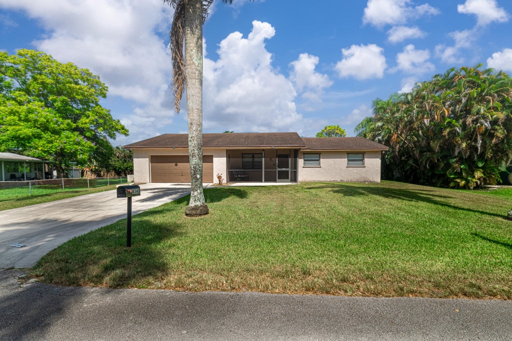 Photo of 4340 SW 74th Avenue, Davie, FL 33314 (MLS # B26065654)