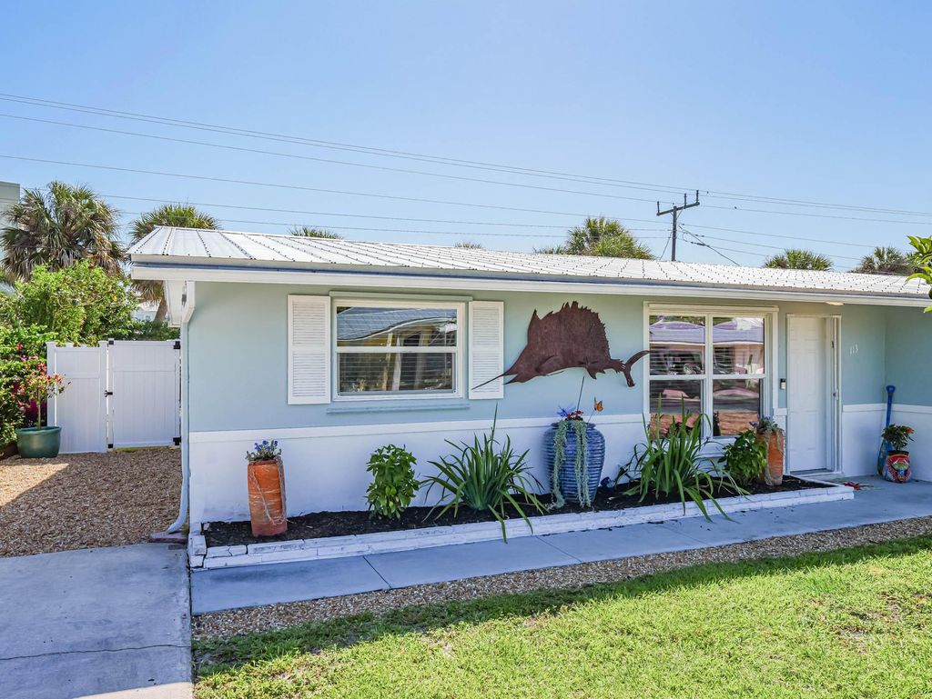 Photo of 113 SE Sailfish Lane, Stuart, FL 34996 (MLS # R11077290)