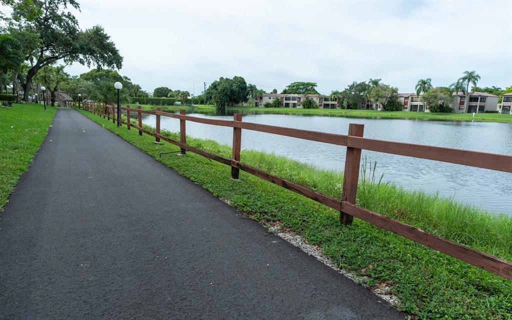 COLONY POINT - Residential