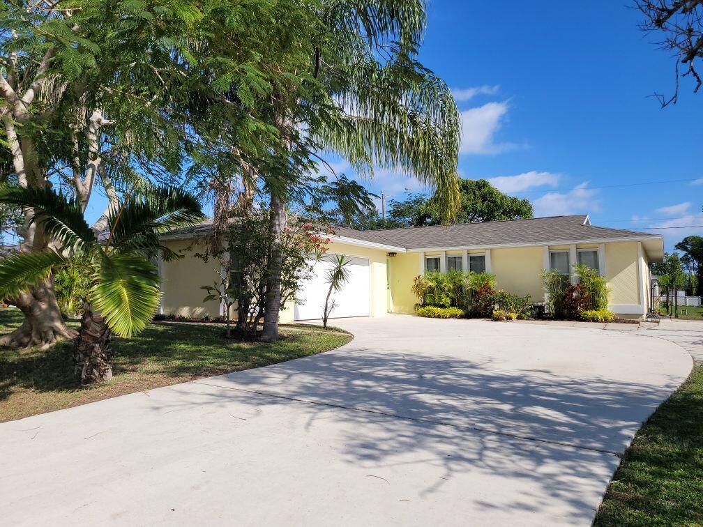 Photo of 1673 SE Chello Lane, Port Saint Lucie, FL 34983 (MLS # R11049623)