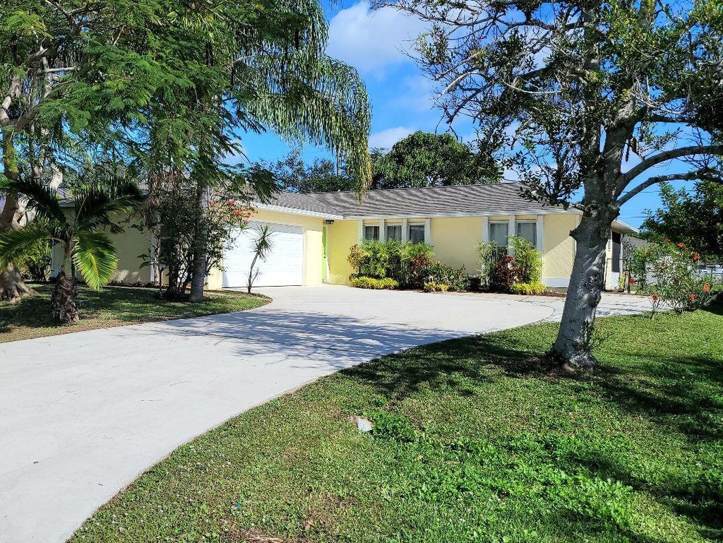 Photo of 1673 SE Chello Lane, Port Saint Lucie, FL 34983 (MLS # R11049623)