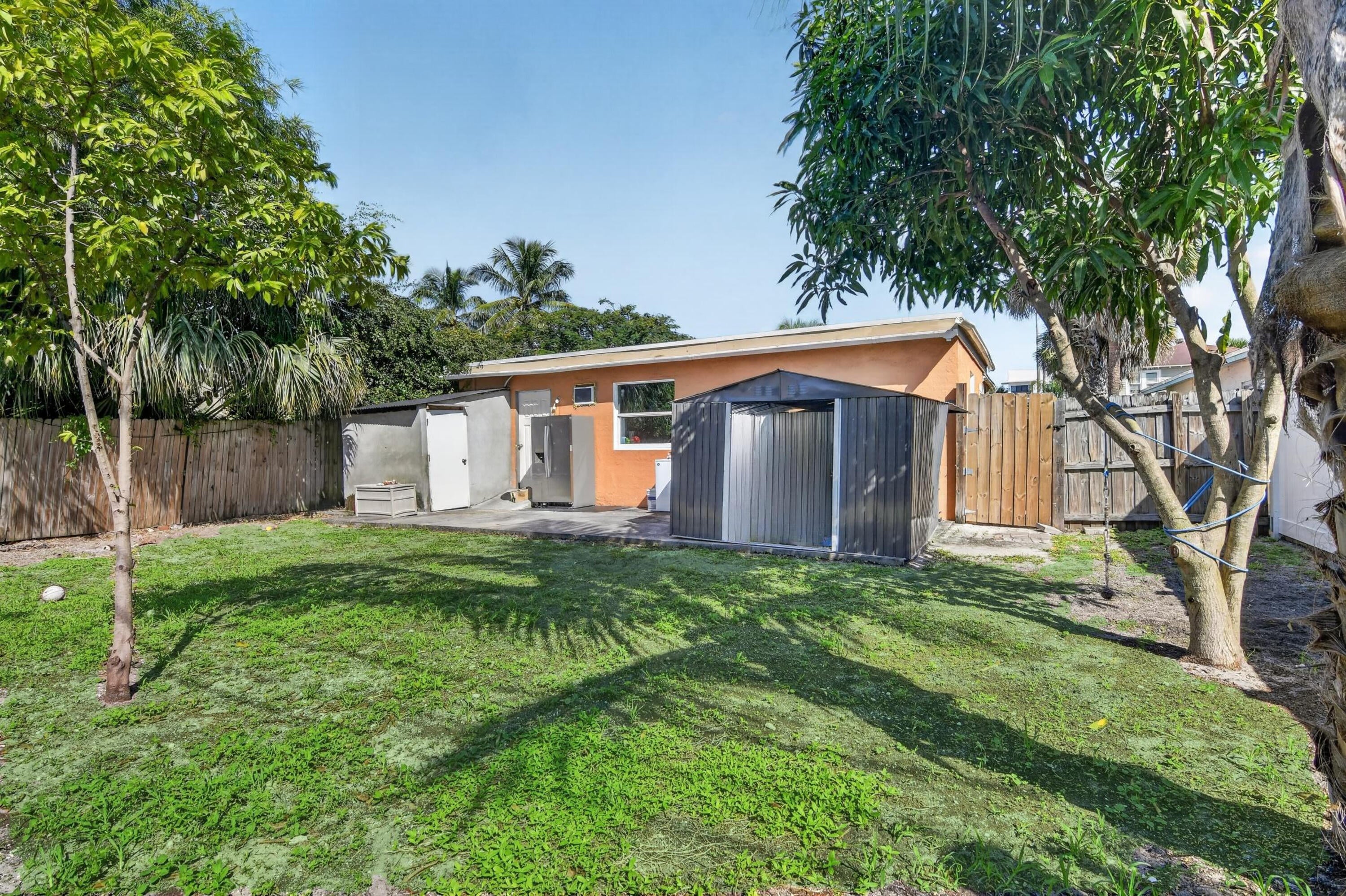 1336 LONGWOOD Street