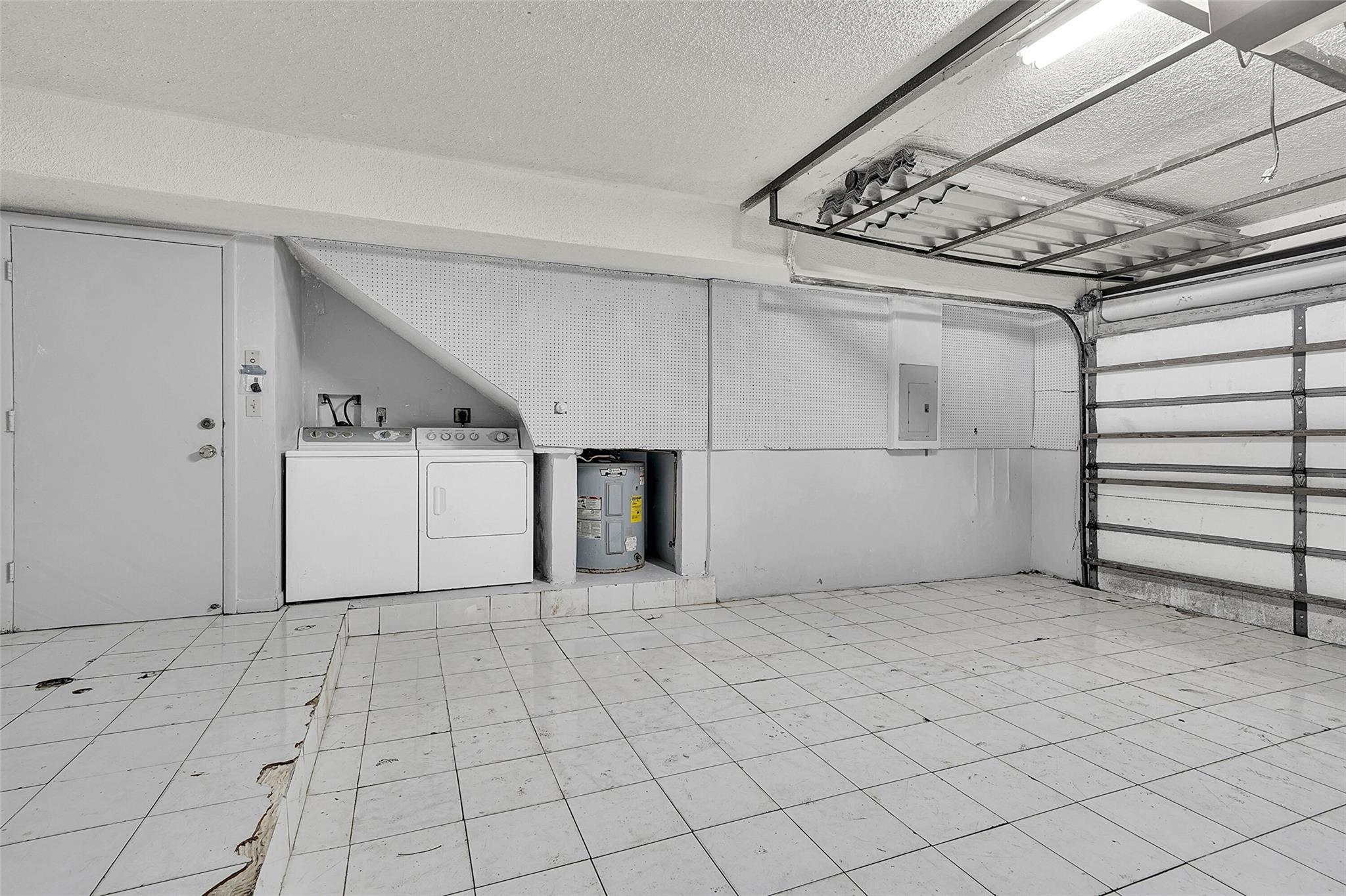 Falcons Lea 128-6 B - Residential