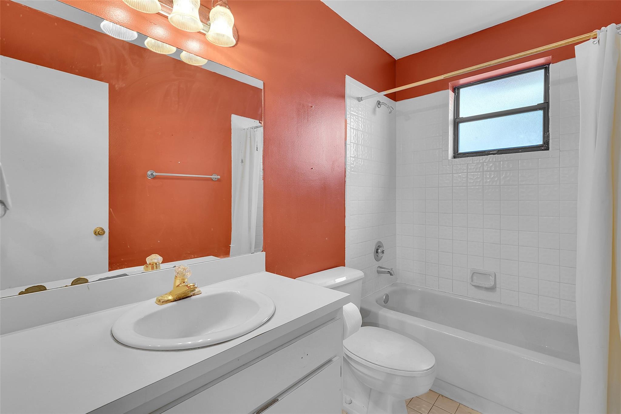 Falcons Lea 128-6 B - Residential