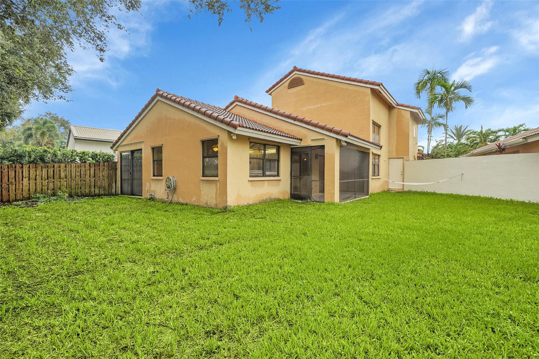 Falcons Lea 128-6 B - Residential