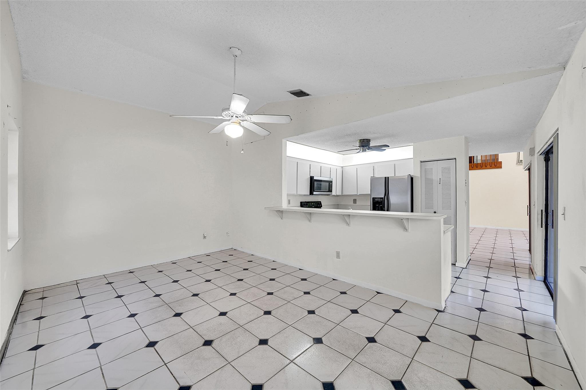 Falcons Lea 128-6 B - Residential