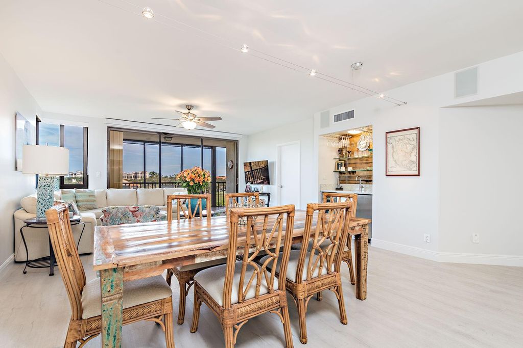 Photo of 16940 Bay Street #N 406, Jupiter, FL 33477 (MLS # R10769678)