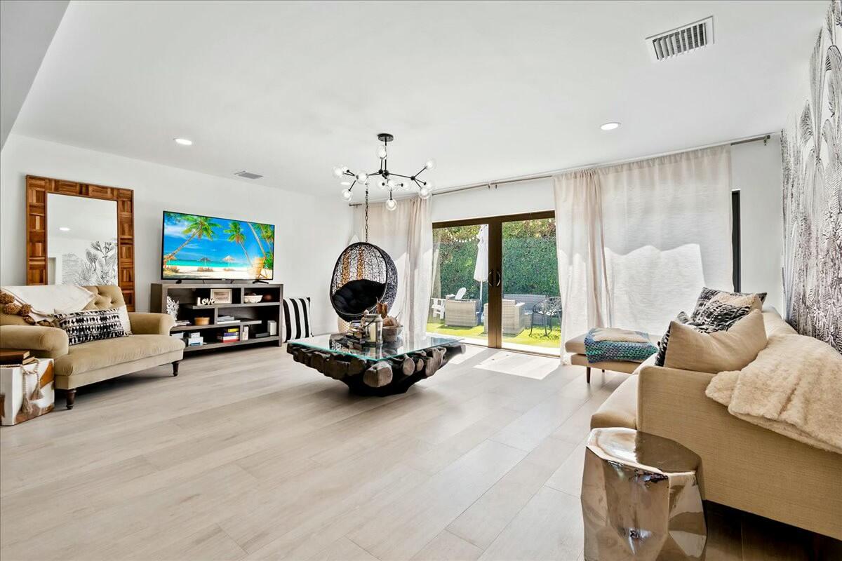 JUPITER INLET BEACH COLONY - Residential