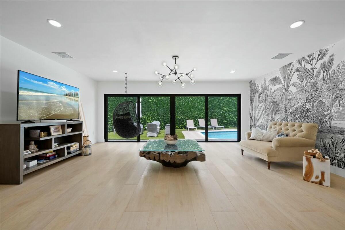 JUPITER INLET BEACH COLON - Residential