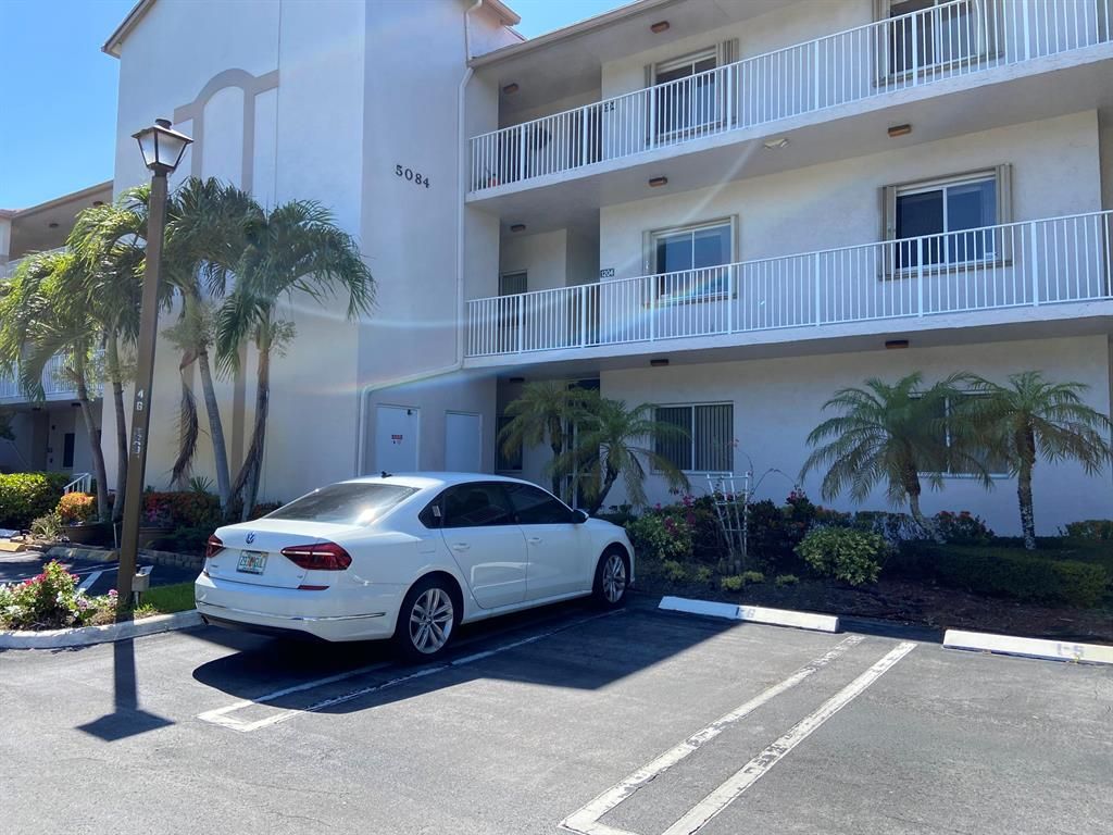 Photo of 5084 Rose Hill Drive #1203, Boynton Beach, FL 33437 (MLS # R10676463)