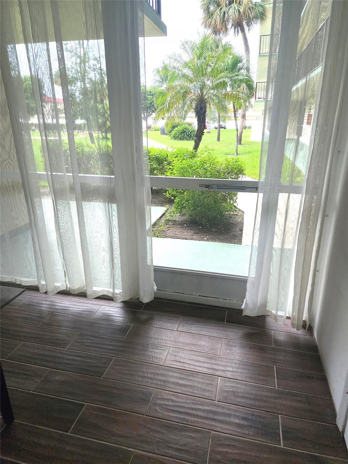 Location Location! Welcome to paradise! Hampton Gardens is an active 55+ community you can walk to local restaurants, grocery stores and bike to Deerfield Beach! Enjoy this 1 bedroom 1.5 bath condominium in East Deerfield Beach. Stainless steel appliances, porcelain tile floors, screened in patio overlooking the landscaped grounds. Located on the 1st floor with easy access to laundry, and parking. Community clubhouse with 2 heated pools and shuffleboard. 3-4 week board approval. 1 cat and small ESA with letter allowed. First Last and Security to move in. Annual rental Furnished 2,200.00 or Seasonal Furnished 3,500.00 minimum 6 months.