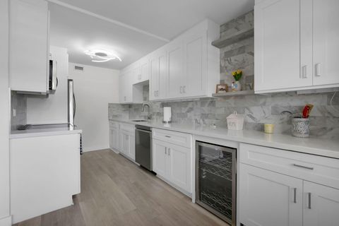 1084 Guildford E Boca Raton FL 33434